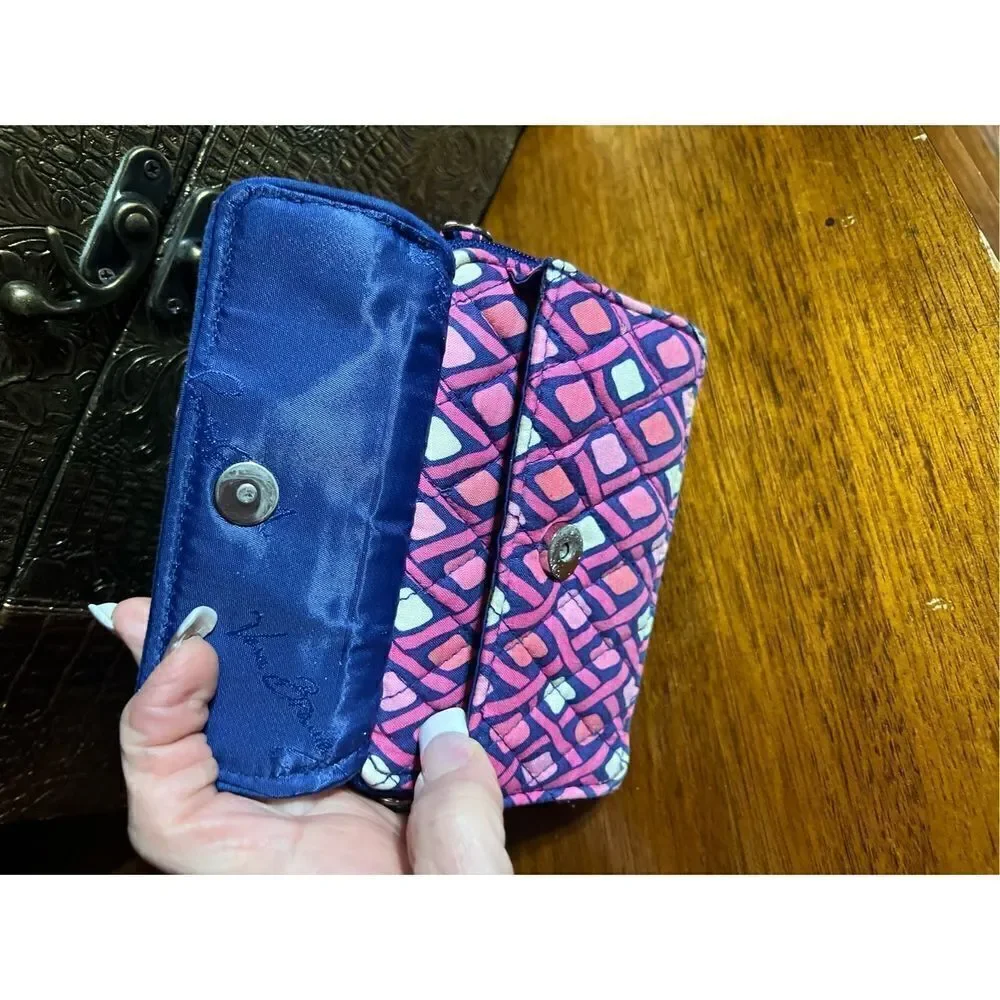 Vera Bradley Pink Katalina Diamond Pattern Wristlet Organizer Wallet - Picture 6 of 7